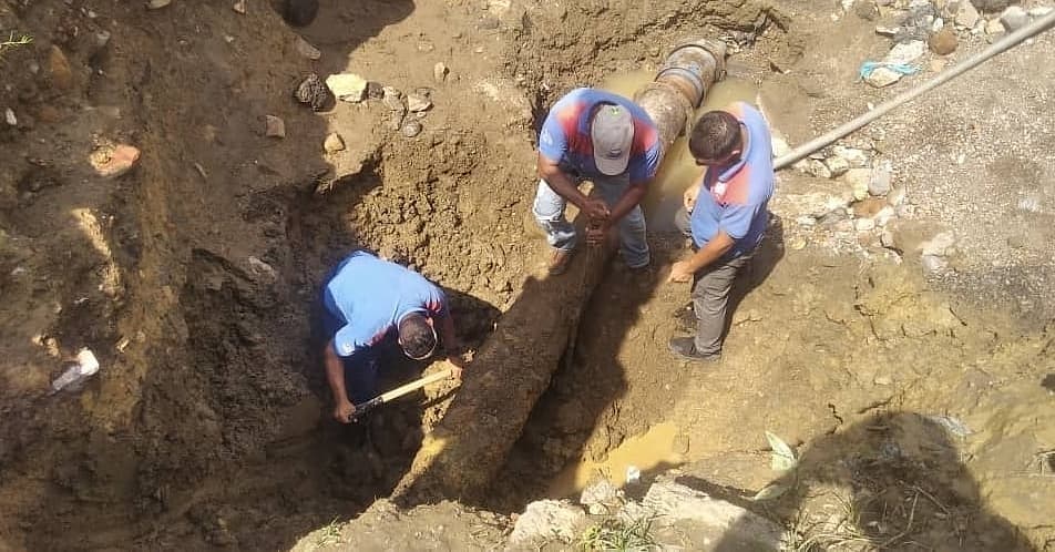 Hidrocaribe realiza reparación de fuga de agua en El&nbsp;Samán
