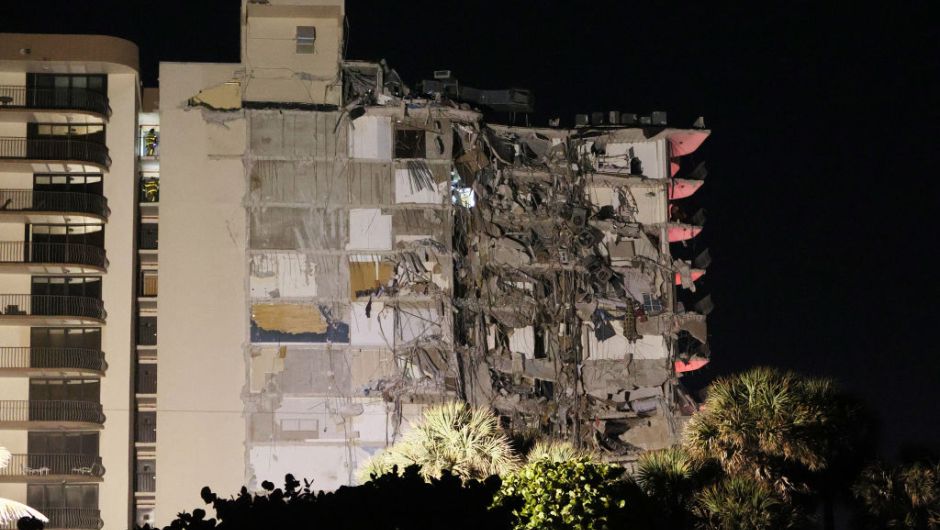 Un fallecido, 10 heridos y peligro de derrumbarse completamente edificio en&nbsp;Miami