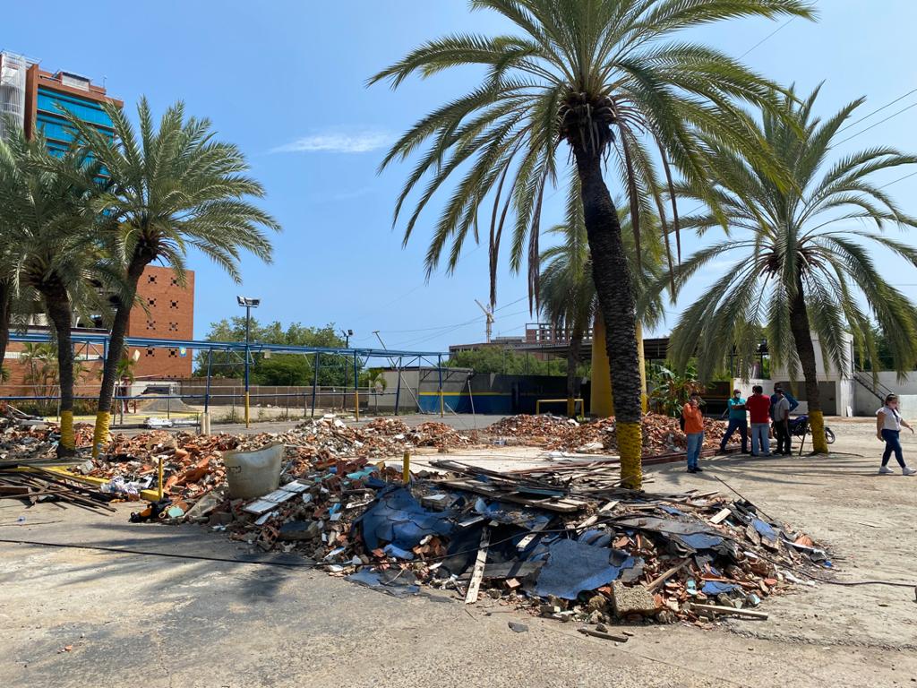 Denuncian demolición arbitraria de locales en sector&nbsp;Venecia