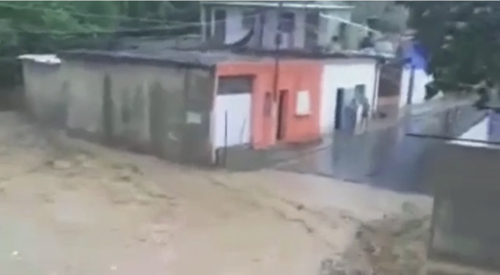 Se desbordó quebrada Santa Rosa en Puerto&nbsp;Píritu