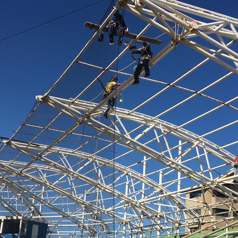 Preparan estructura para instalar techo en el estadio de&nbsp;Lechería