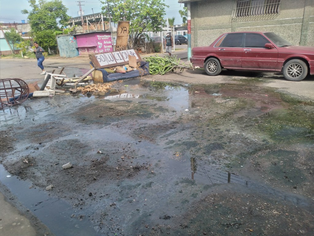 Habitantes de la Calle «Los Sueños» viven una pesadilla ante colapso de&nbsp;drenaje
