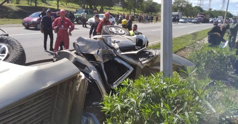 Dos fallecidos y un herido fue el saldo de un accidente en la autopista Morón-Puerto&nbsp;Cabello