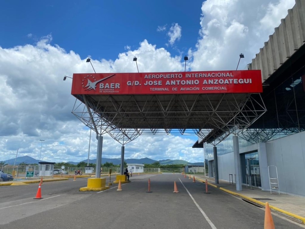 Se reactivan vuelos internacionales en aeropuerto de&nbsp;Barcelona