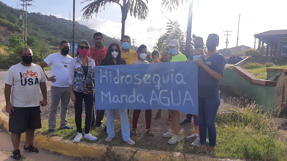 Protestan en la vía San Diego porque tienen 20 días sin&nbsp;agua
