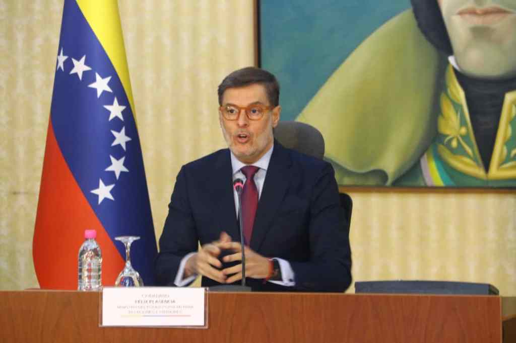 Canciller exige a EEUU devolver bienes y sedes&nbsp;diplomáticas