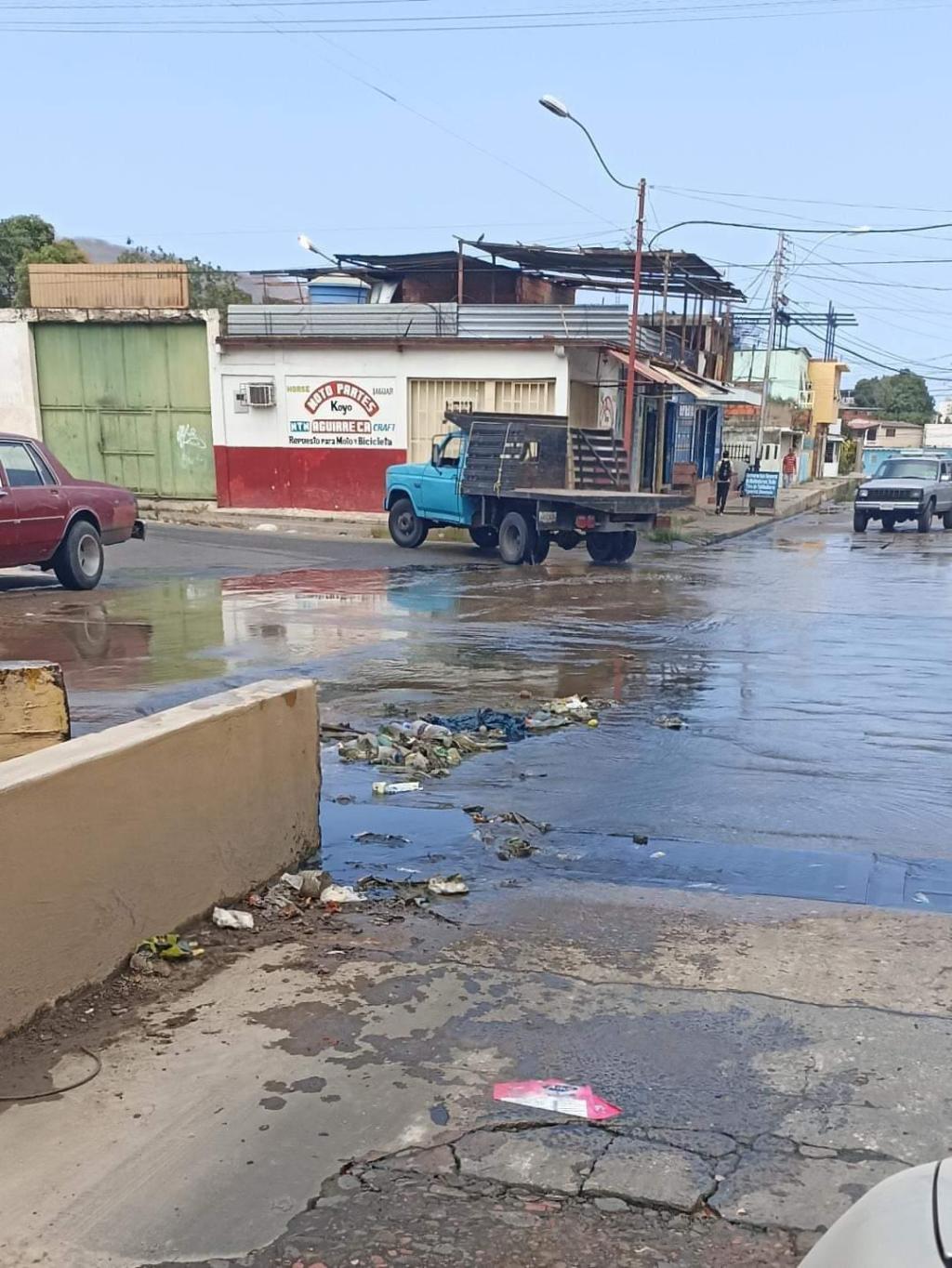 Denuncian que en La Caraqueña cumplen casi un mes sin&nbsp;agua