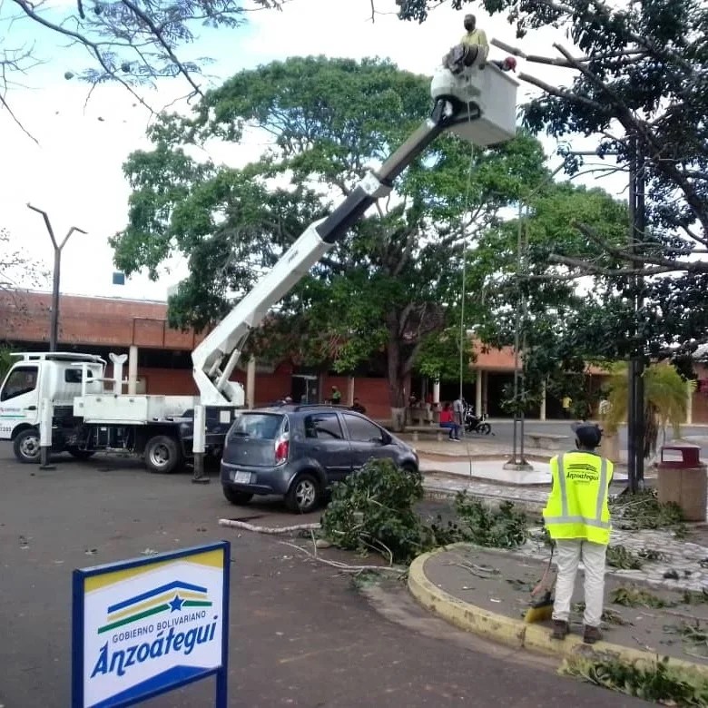 Gobierno Regional trabaja en la recuperación de áreas de los hospitales de Barcelona y El&nbsp;Tigre
