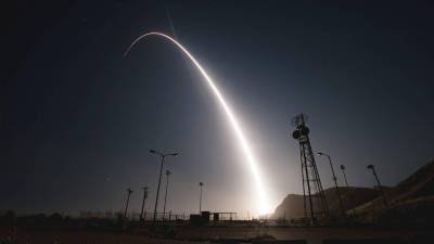 Estados Unidos suspende pruebas de misiles&nbsp;nucleares