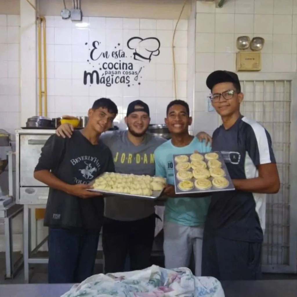 Escuela de cocina dictó curso de panadería a jóvenes de Casa Hogar Don&nbsp;Bosco