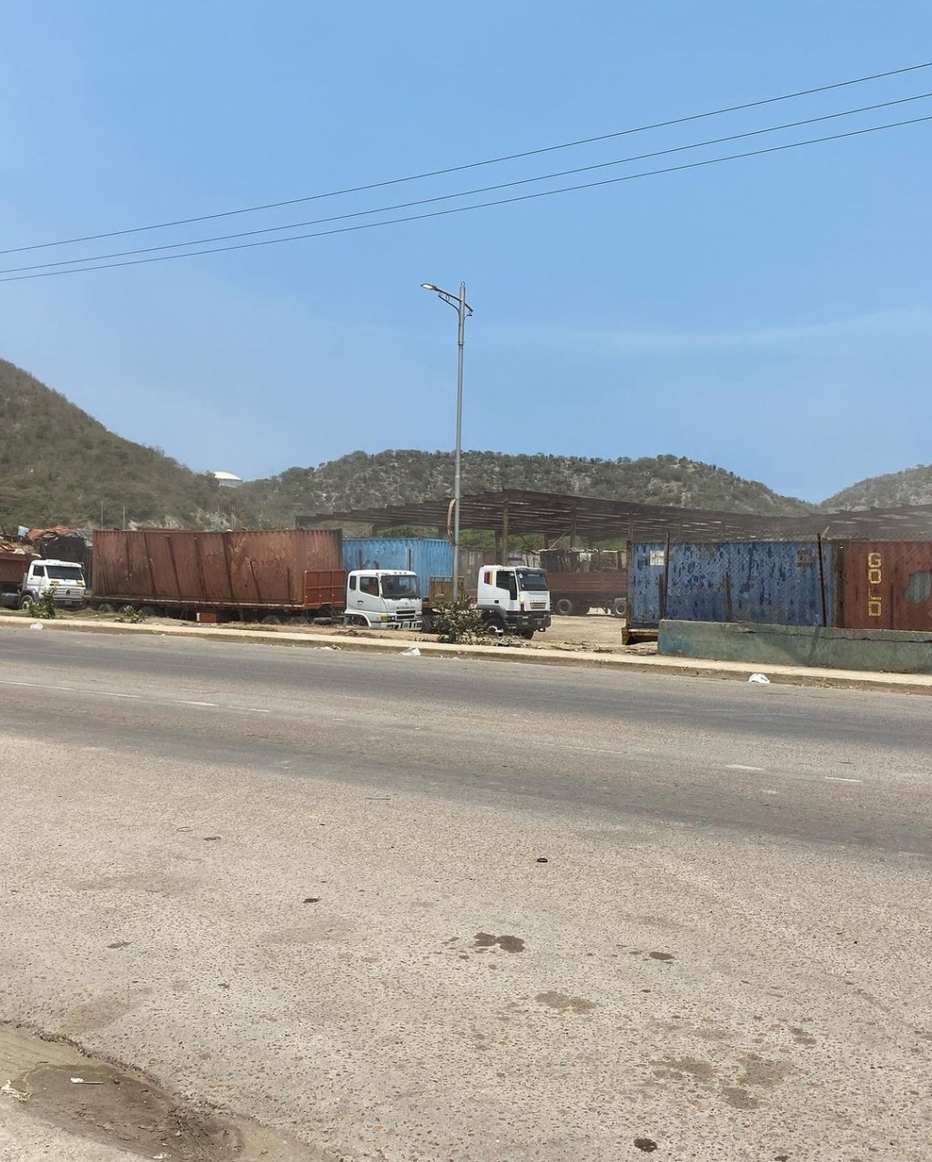 «Mientras maquillan el Estado, en Guanta la chatarra nos pisotea la calidad de vida», así lo afirma la diputada&nbsp;@gaby_tosta