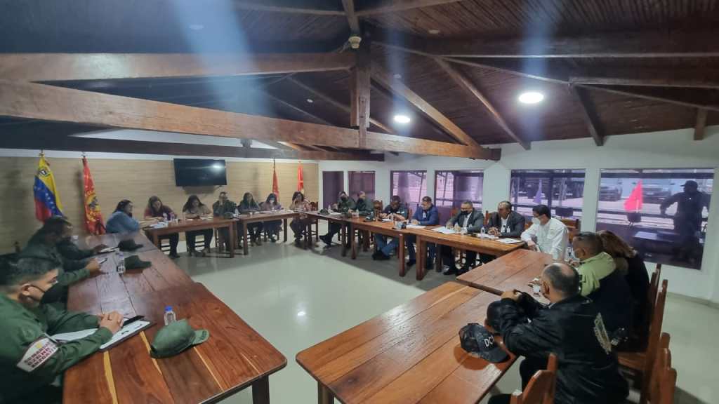 Comisión Especial para la defensa de la Mujer se reunió con organismos de Seguridad del&nbsp;Estado