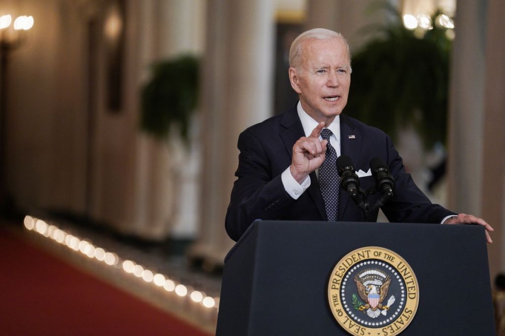 Biden pide que se prohíban las armas de&nbsp;asalto