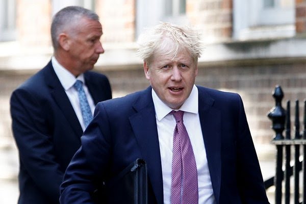 Johnson seguirá como primer ministro tras superar&nbsp;moción
