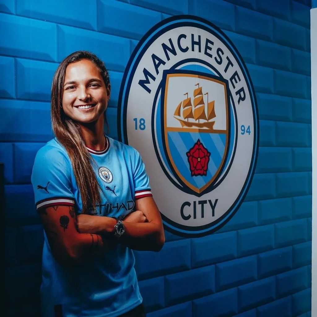 Deyna Castellanos se pone la camiseta del Manchester&nbsp;City