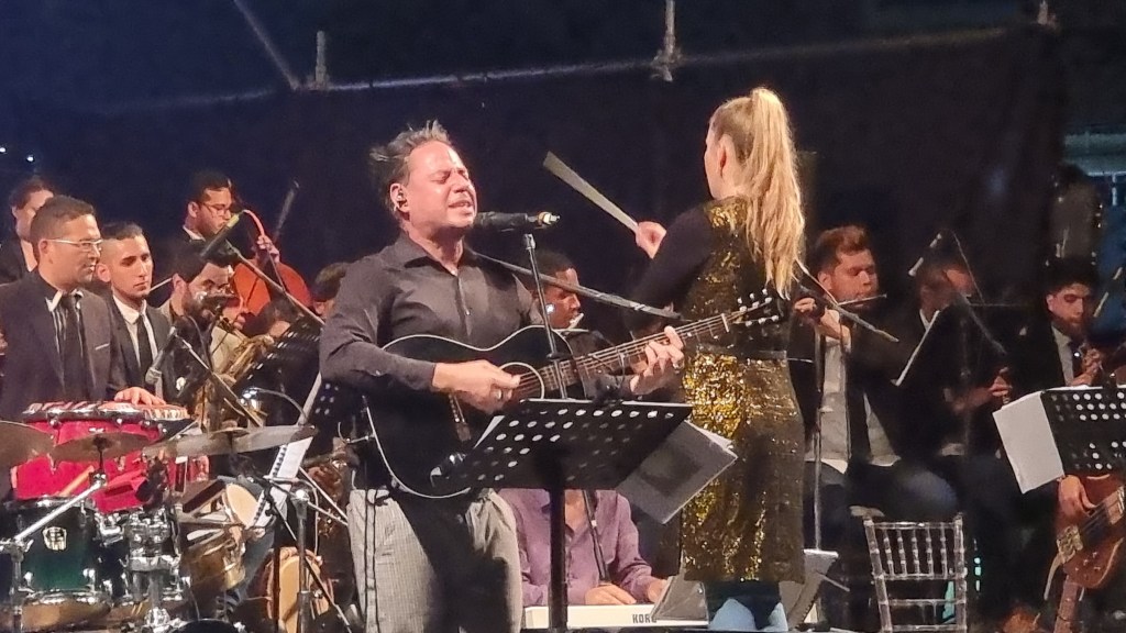 Horacio Blanco y Elisa Vegas deleitaron al público de Lechería con «Sinfonía&nbsp;Desordenada»