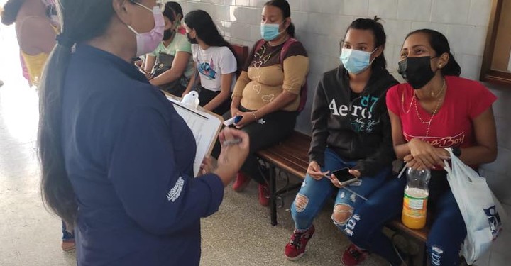 Realizan jornada de atención integral para mujeres en&nbsp;Barcelona