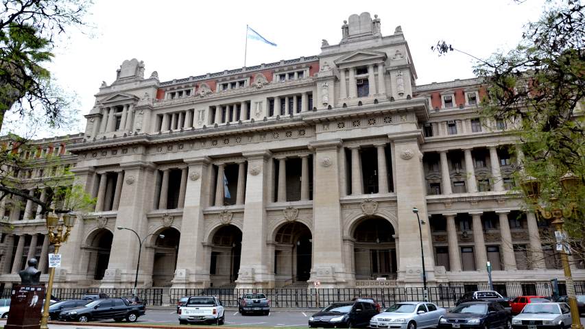 Juez libera a 12 tripulantes del avión venezolano-iraní