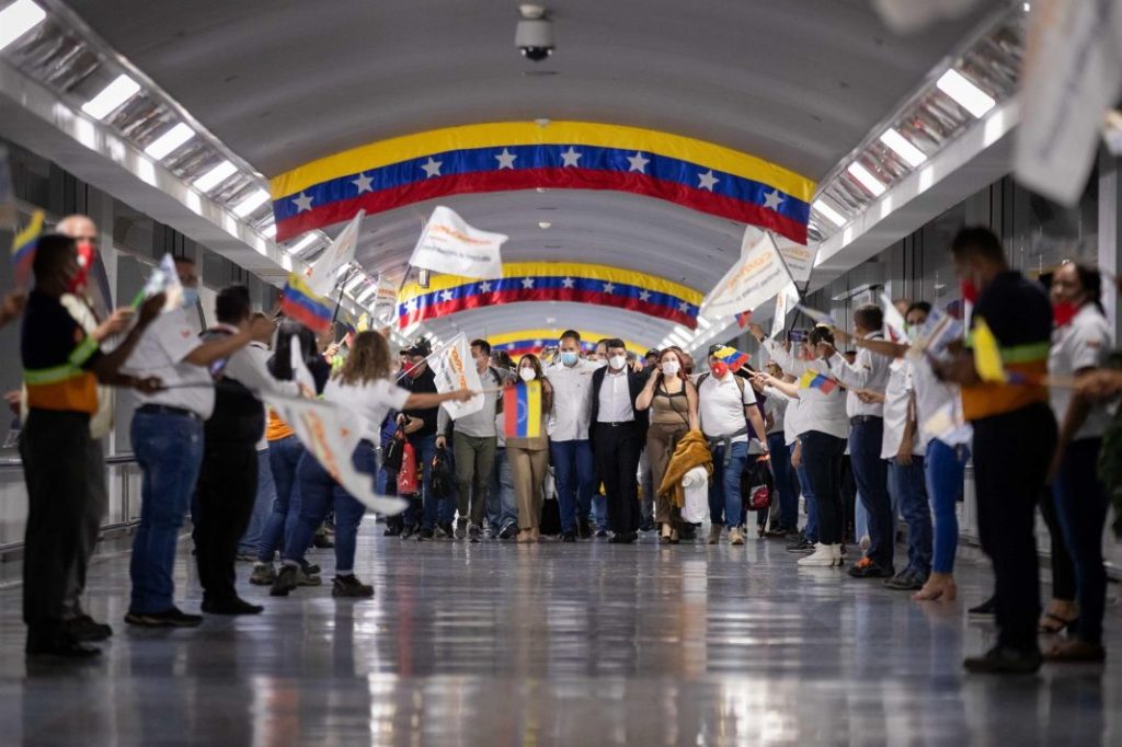 Avión retenido en Argentina: llegan a Venezuela los 12 tripulantes&nbsp;liberados