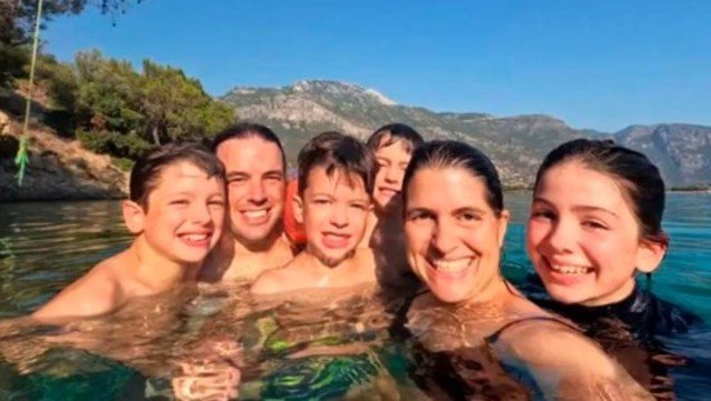 Familia recorre el mundo antes que sus hijos queden ciegos por una rara&nbsp;condición