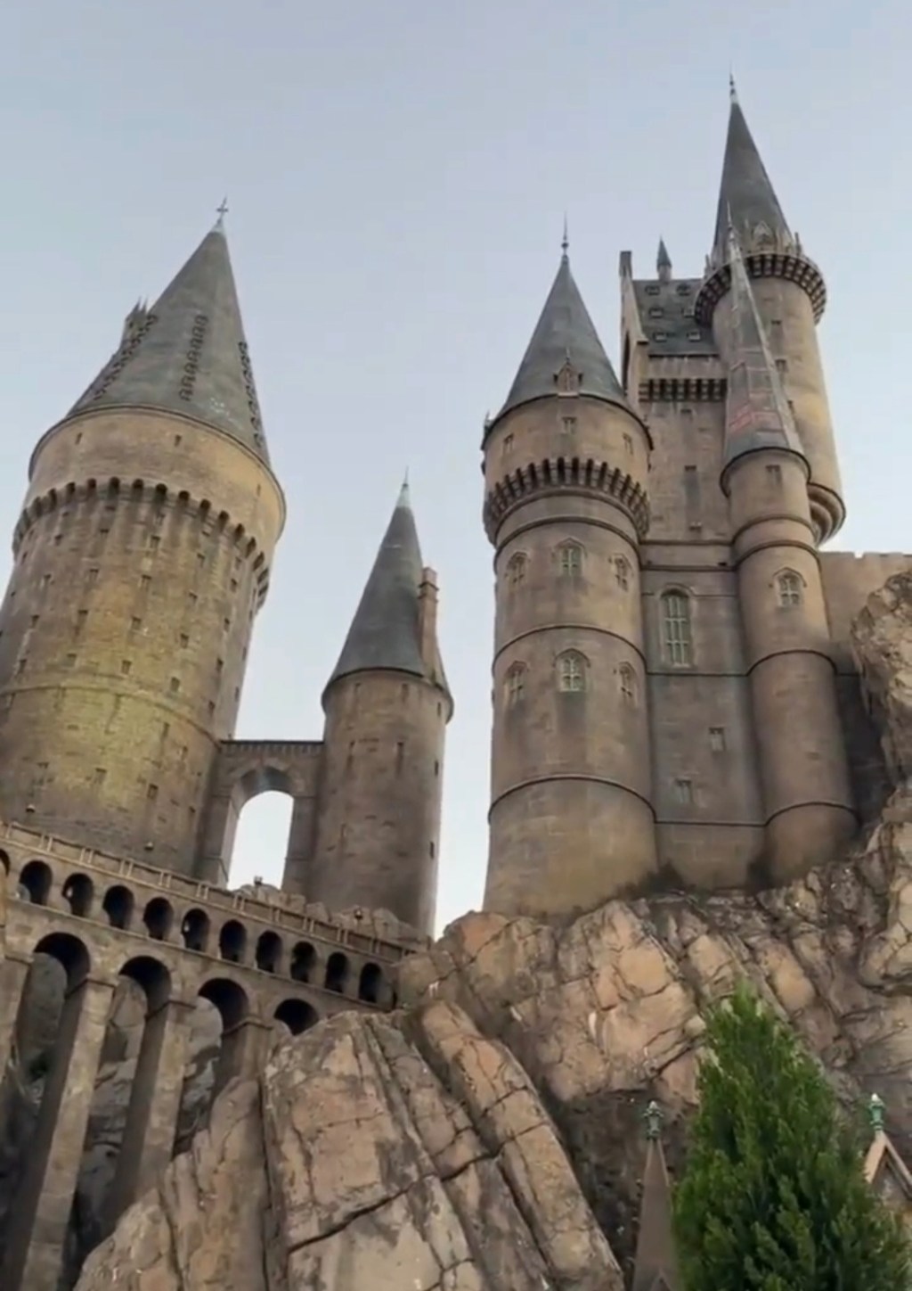 Rindieron homenaje a «Hagrid» frente al Castillo de Harry&nbsp;Potter