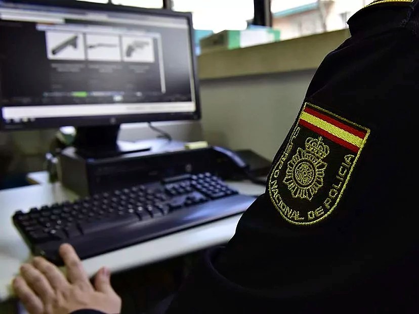 Suspendido un Policía Nacional de Sevilla por ejercer de actor&nbsp;porno