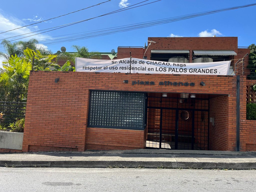 Vecinos en Los Palos Grandes piden al alcalde Duque respetar zonificación residencial 
