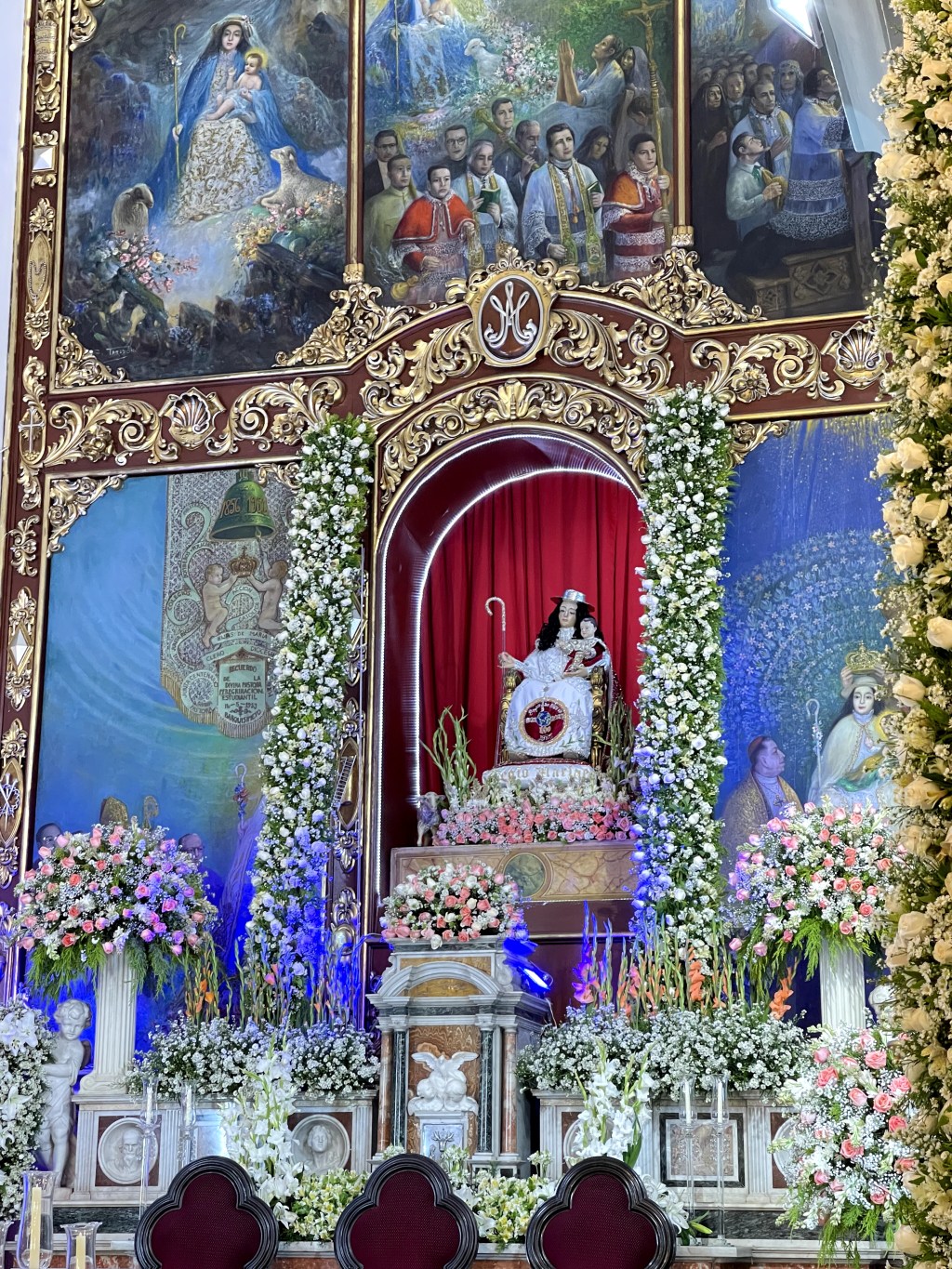 Jóvenes de Lechería y otras zonas de oriente ofrendaron las flores de la Divina&nbsp;Pastora