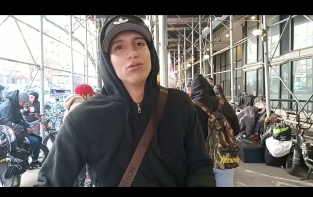 Inmigrantes venezolanos protestaron en Nuea York para evitar ser trasladados de hotel a un&nbsp;refugio