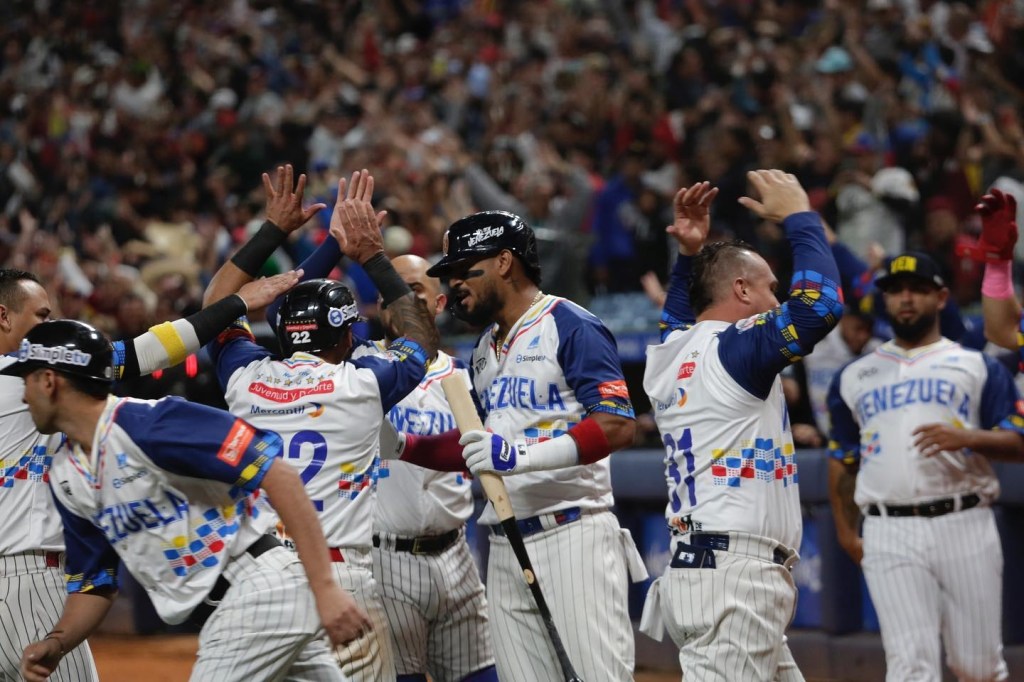 Leones venció a Tigres del Licey y se pone en el primer lugar de la Serie del&nbsp;Caribe