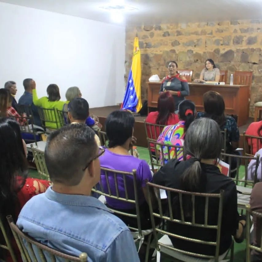 Personal del Sistema de Protección de la Familia de Independencia recibe&nbsp;inducción