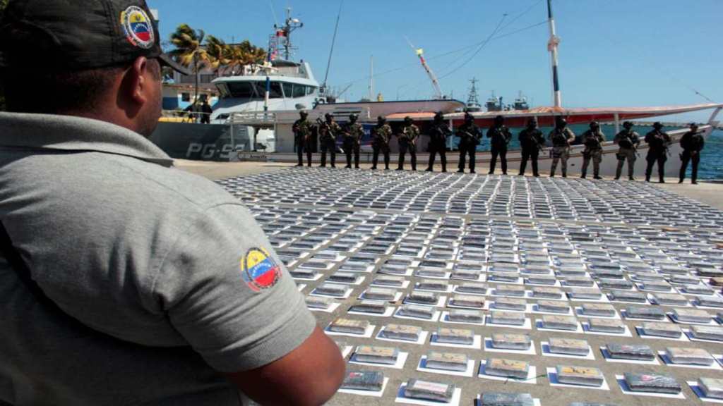Detuvieron a 15 tripulantes tras incautar más de mil panelas de cocaína en&nbsp;Sucre