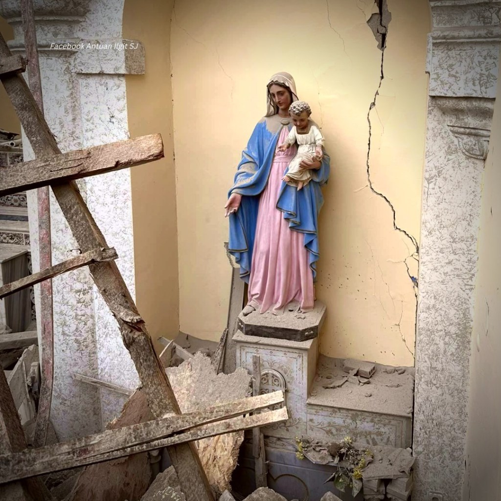 Una Virgen quedó intacta luego de derrumbarse iglesia en&nbsp;Turquía