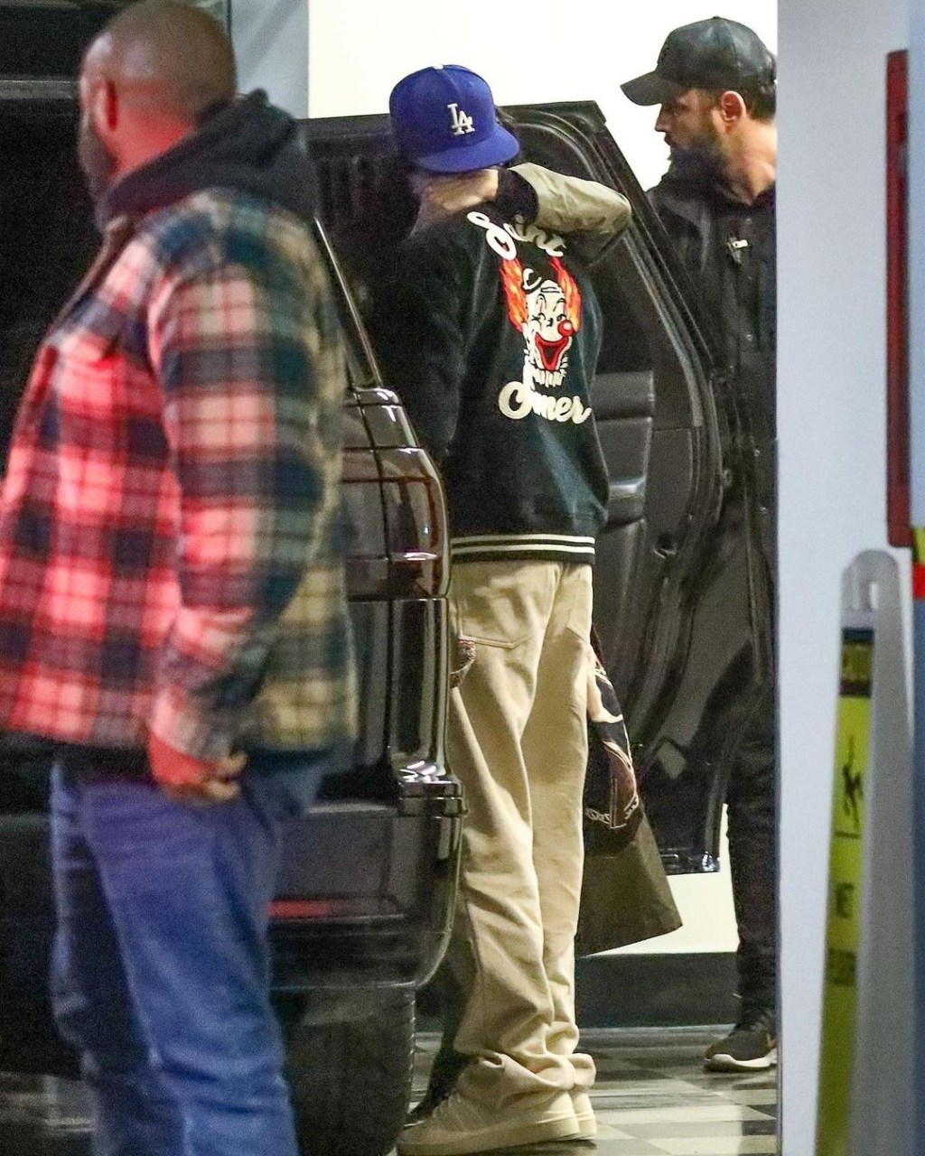 El apasionado beso que confirmaría el romance entre Bad Bunny y Kendall&nbsp;Jenner