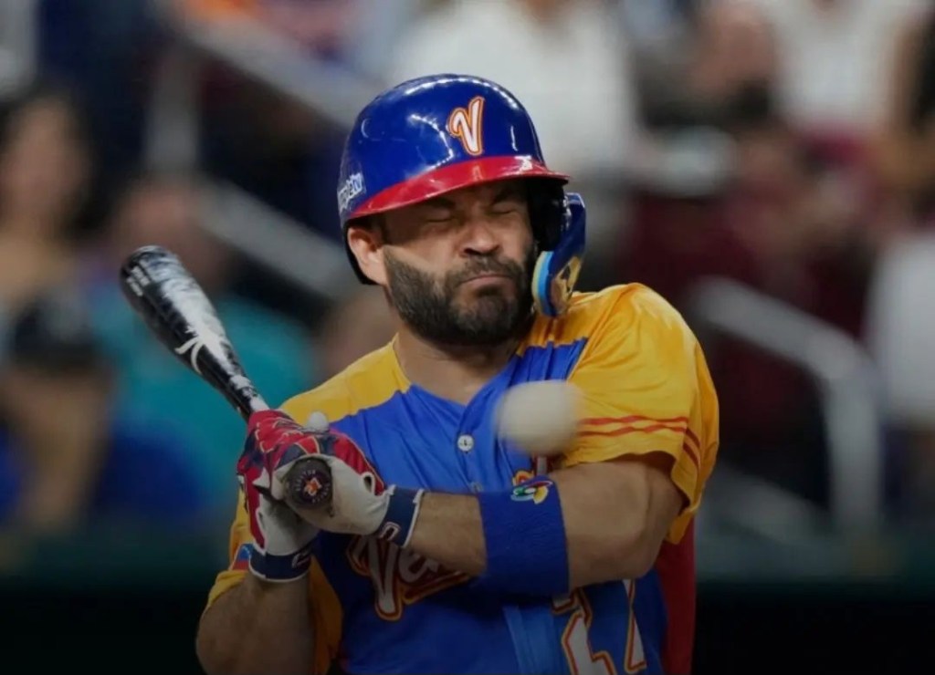 Altuve fue operado tras factura de un dedo de su mano&nbsp;derecha