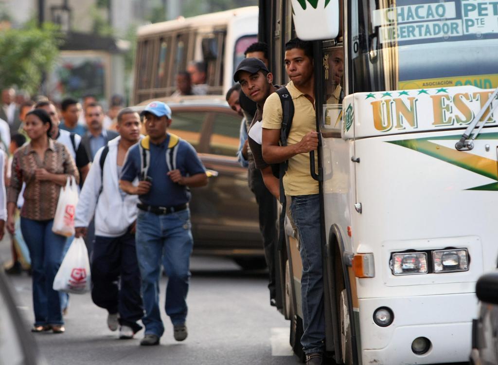 Fijan nuevos precios del pasaje para las rutas urbanas y suburbanas en todo el país&nbsp;⠀