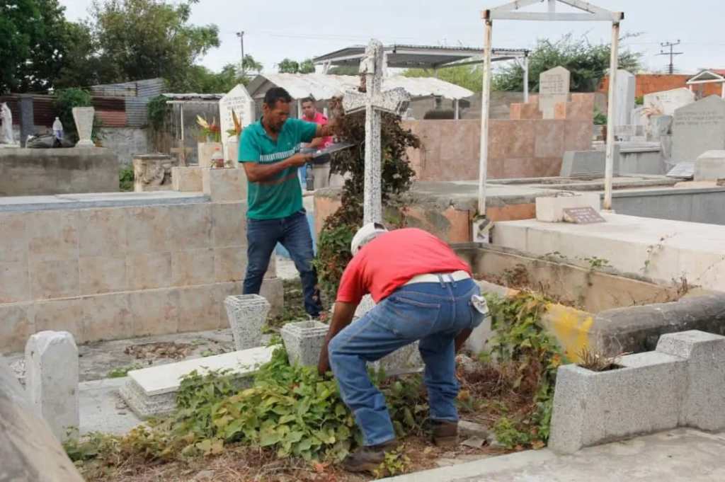Alcaldía Activa plan de mantenimiento en los 10 cementerios del municipio Bolívar de&nbsp;Anzoátegui
