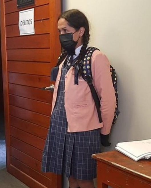 Un hombre fue atrapado en el baño de una escuela en Perú vestido completamente con el uniforme&nbsp;escolar