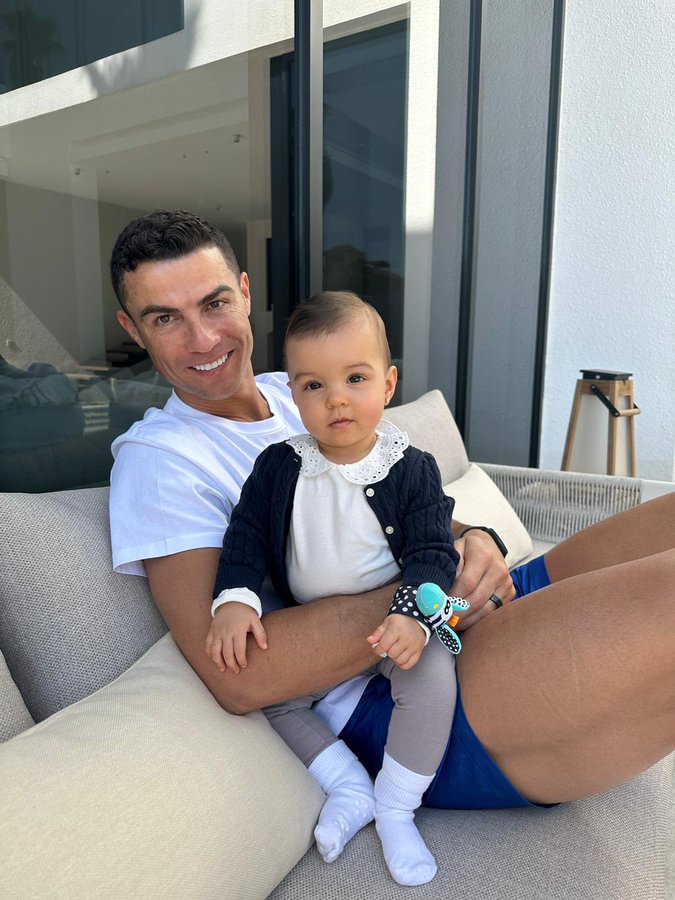 Cristiano Ronaldo celebra el primer año de su hija Bella&nbsp;Esmeralda