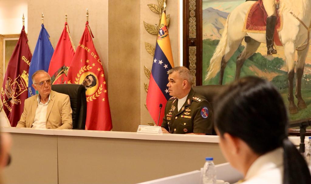 Ministros de la Defensa de Colombia y Venezuela se reunieron en&nbsp;Caracas