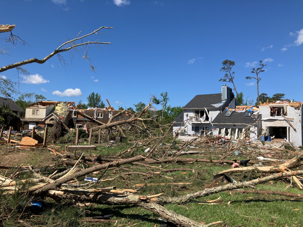 Más de 100 viviendas afectadas tras paso de un tornado por una ciudad de&nbsp;Virginia