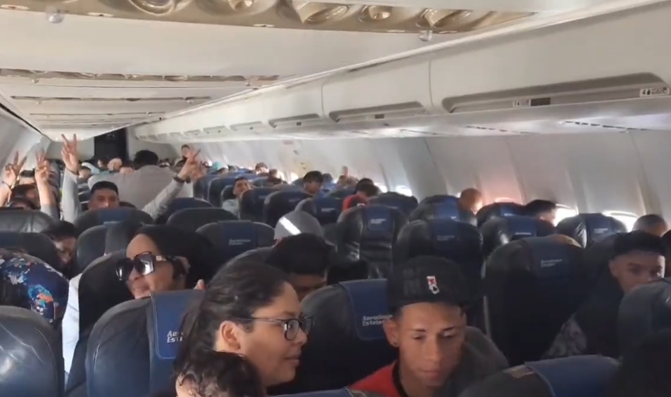 Regresaron al país 115 venezolanos que se encontraban bloqueados en la frontera entre Chile y&nbsp;Perú