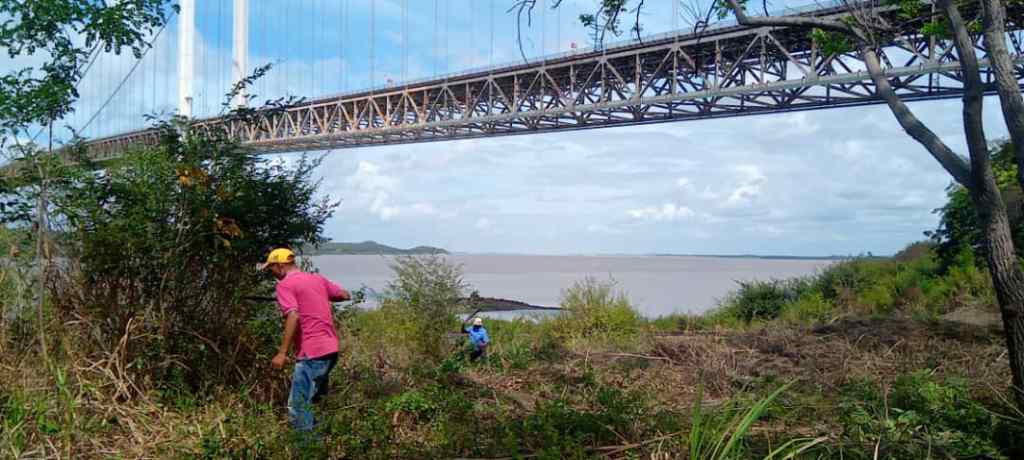 Plan Tucumurruco y cuadrilla de Aseo Urbano ejecutan limpieza en la rampa de Tamarindo en Ciudad&nbsp;Orinoco