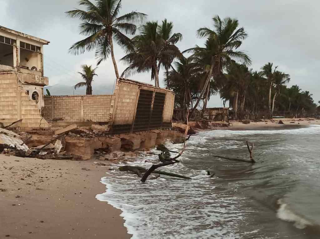 Habitantes de El Hatillo y La Cerca exigen construcción de&nbsp;espigón