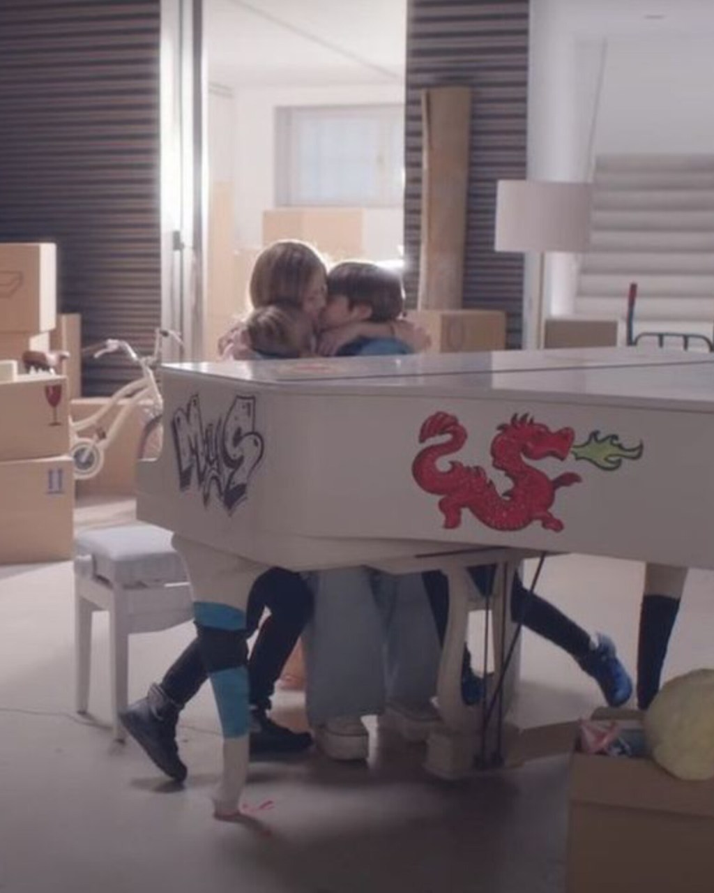 Shakira lanza el video oficial de “Acróstico”: Milan y Sasha, tienen una participación&nbsp;especial