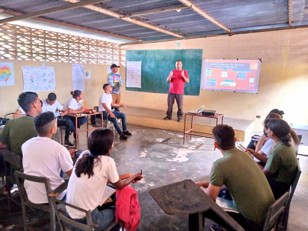 Para reforzar su formación académica *Estudiantes de la UNEFA recibieron taller sobre el proyecto WiMAX en municipio&nbsp;Independencia*