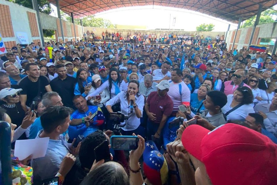 Políticos dentro y fuera del país rechazan inhabilitación a María Corina&nbsp;Machado