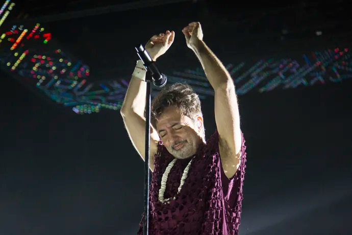 Babasónicos desplegó todo su encantador swing en el Movistar&nbsp;Arena