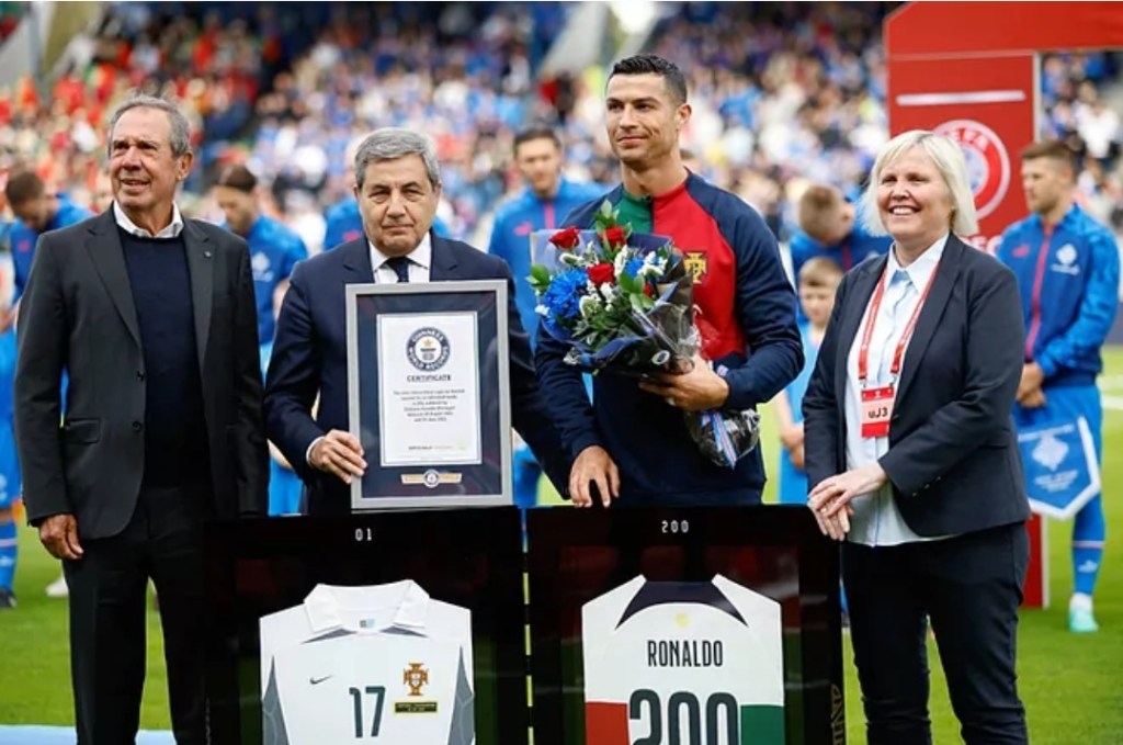 Cristiano Ronaldo recibe Récord&nbsp;Guinness