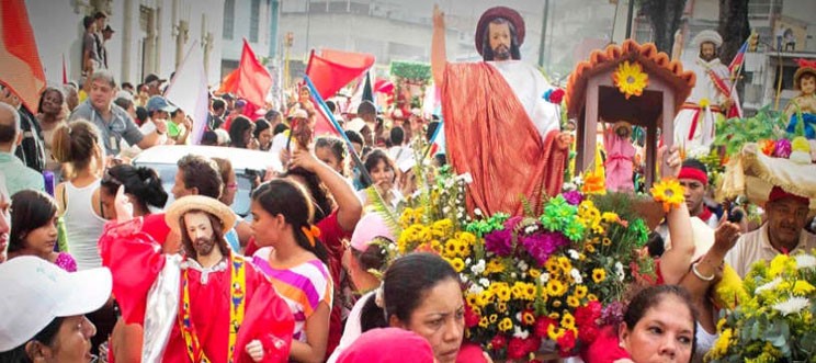 Devotos celebran a San&nbsp;Juan